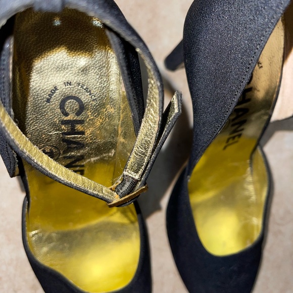 Vintage Chanel pumps - Picture 2 of 9